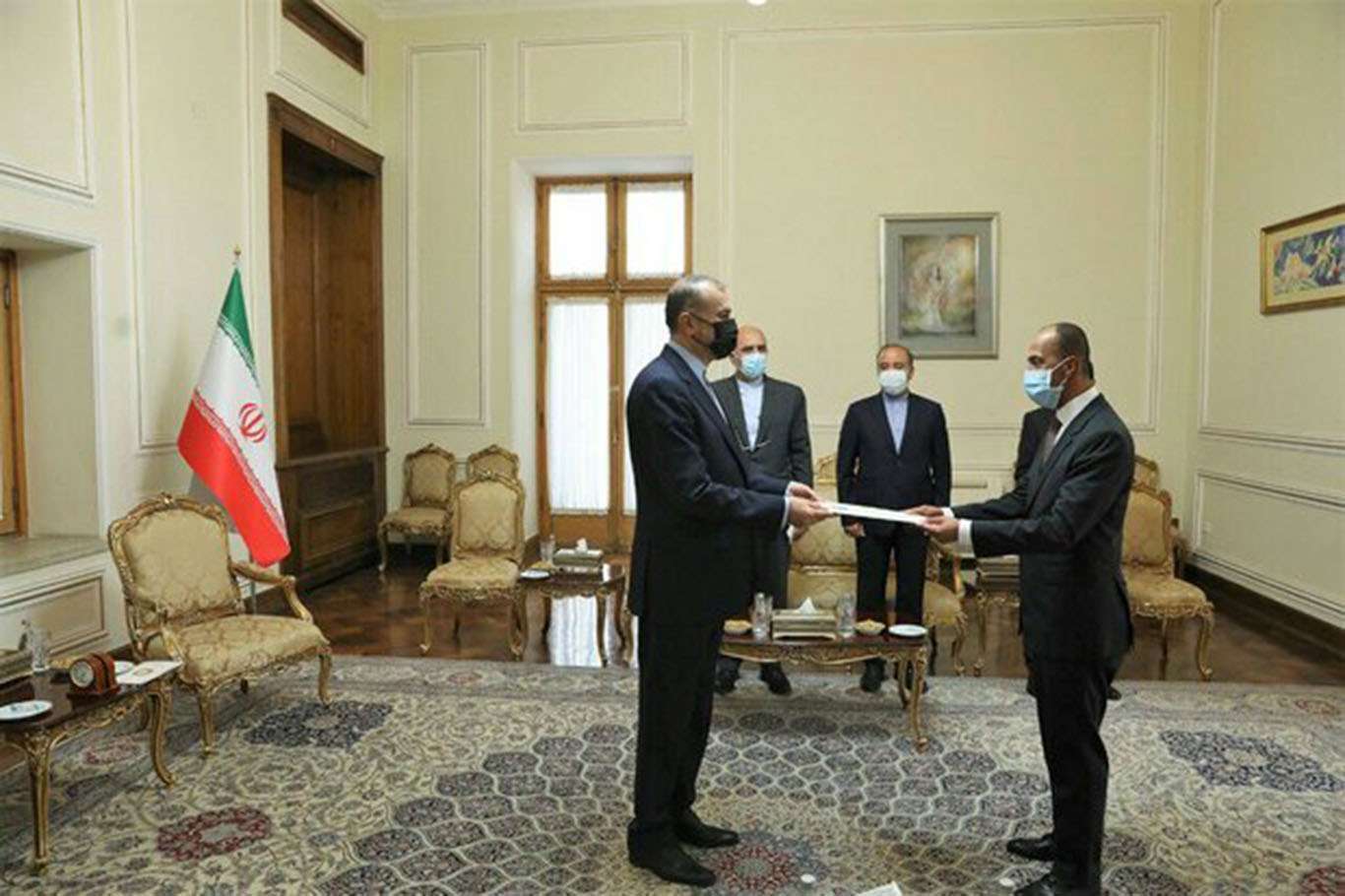 Kuwait's new ambassador meets with Iranian FM, submits credentials